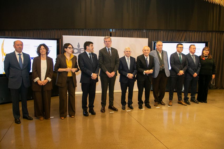 A Deputación da Coruña destaca a traxectoria e o compromiso con Galicia de Cándido Hermida na entrega do Premio Liderazgo Empresarial da CEC