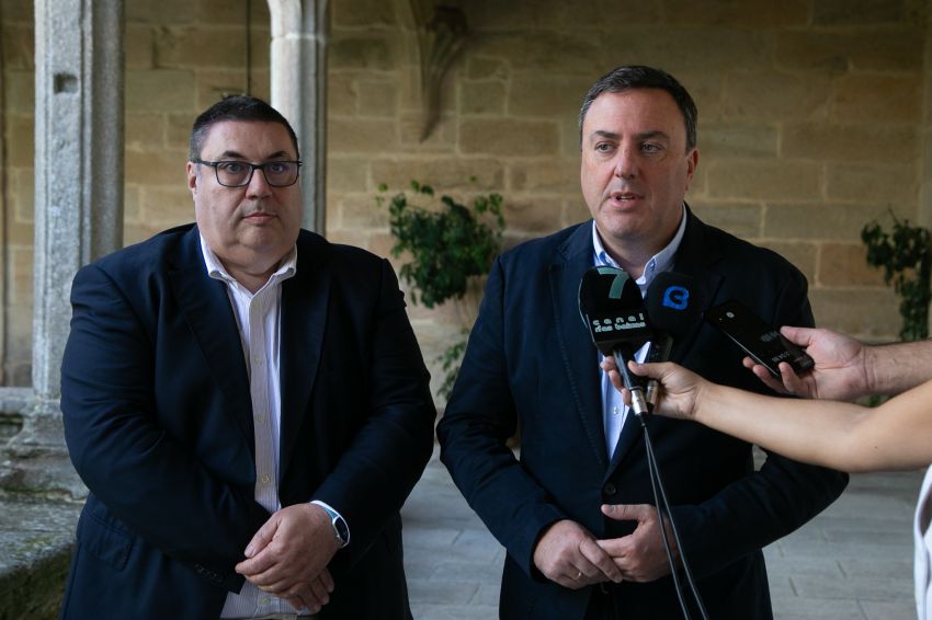 Formoso compromete a colaboración da Deputación na reforma do local da Asociación Saúde Mental A Creba, de Noia