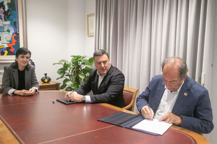 A Deputación da Coruña achega 100.000 euros para apoiar o labor do  Banco de Alimentos