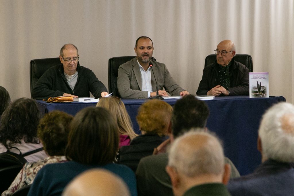 Pontedeume acolleu a presentación do libro 