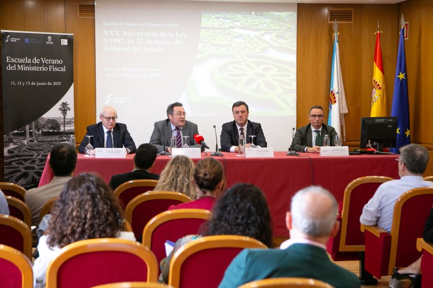 O presidente da Deputación da Coruña e o fiscal xeral do Estado clausuran no Pazo de Mariñán a Escola de Verán do Ministerio Fiscal