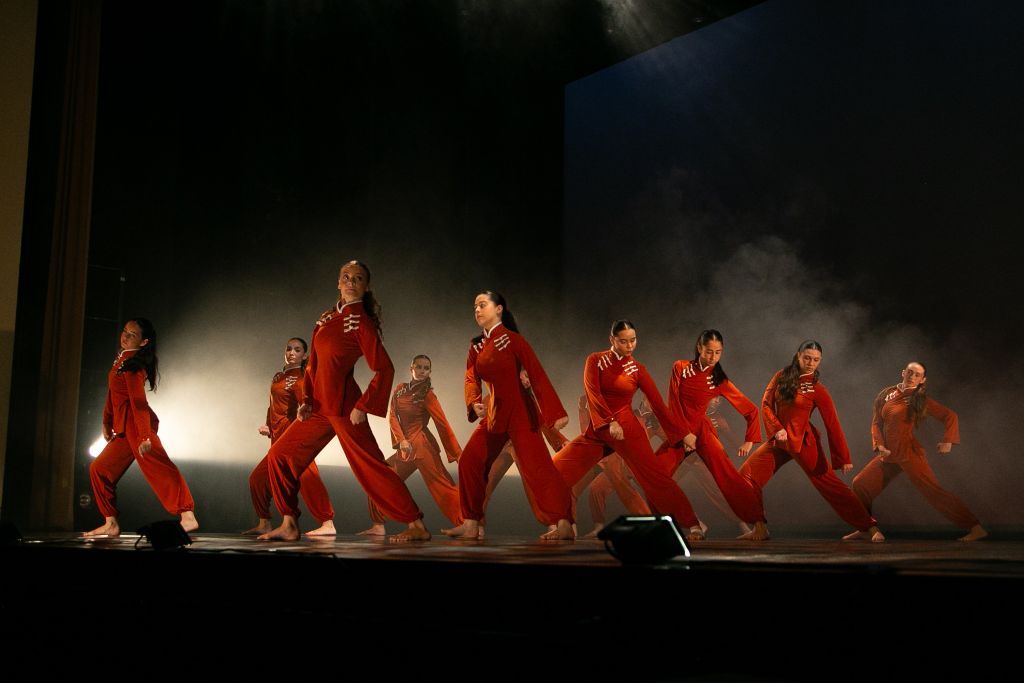 Un Teatro Colón entregado gozou do peche do curso do Conservatorio de Danza da Deputación