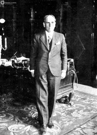 A CORUÑA Alfredo Suárez Ferrín -Nomes e voces.jpg