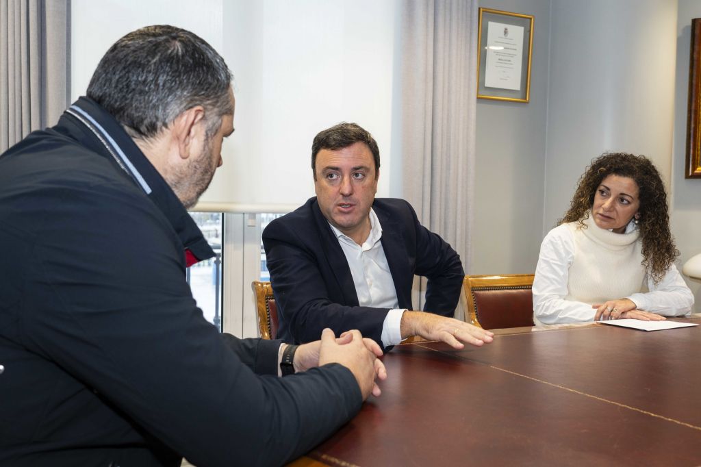 A Deputación da Coruña e o Concello de Ordes asinan o convenio para a redacción do proxecto da residencia de maiores do municipio
