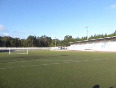 Camariñas remata os traballos de renovación da iluminación do campo de fútbol Irmás Patiño, financiados co Plan Único