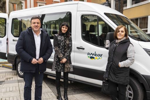 A Deputaci&oacute;n da Coru&ntilde;a dota de novos veh&iacute;culos seis entidades sociais para reforzar a atenci&oacute;n a colectivos vulnerables