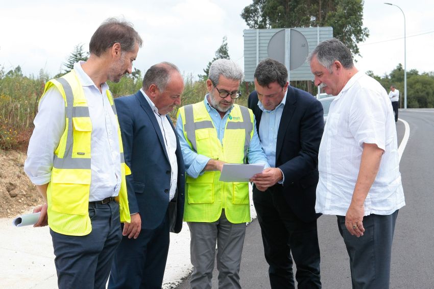 A Deputación da Coruña completa as obras da rotonda de Iñás e a amplicación da estrada Mera-Veigue, en Oleiros