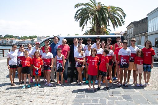 A Deputación entrega unha nova furgoneta ao Club do Mar de Mugardos