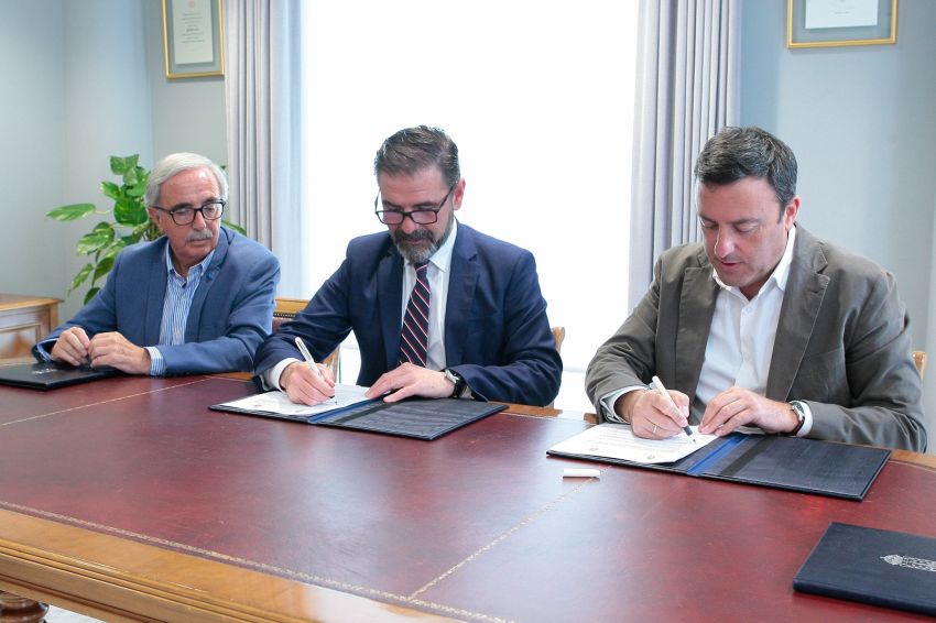 A Deputación e o Concello de Ferrol invisten 610.000 euros na primeira fase das obras de renovación do estadio da Malata, en Ferrol