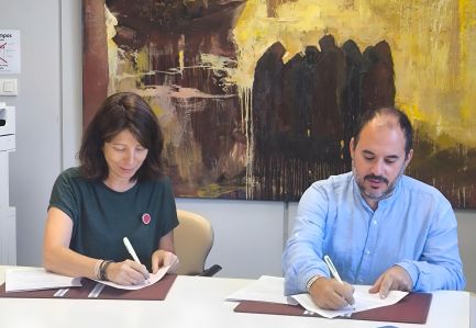 A Deputación da Coruña e a Mesa pola Normalización Lingüística renovan o convenio para financiar ‘A Liña do galego’