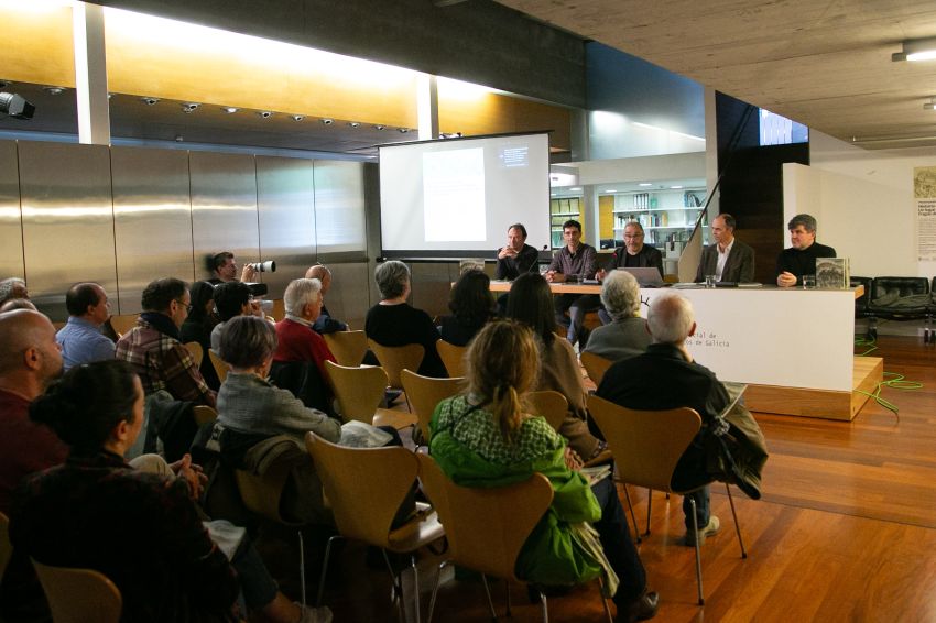 A Deputación presenta no Colexio de Arquitectos un libro de banda deseñada sobre o mosteiro de Caaveiro