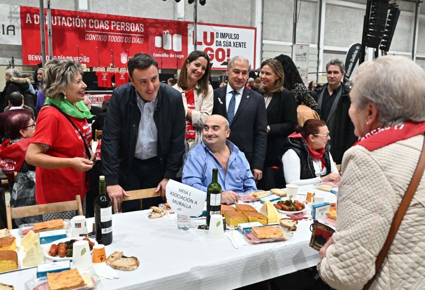 Formoso recibe o premio ‘V de Veciño Exemplar” da Federación Veciñal de Lugo