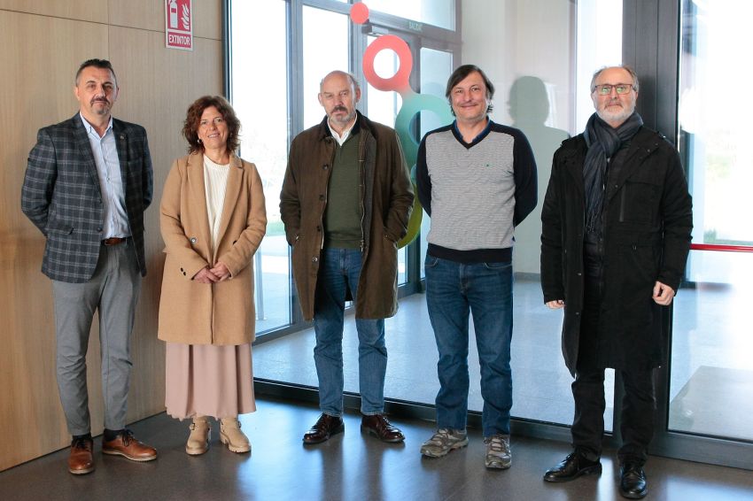 A deputada de Emprego, Rosa Ana García, destaca a  importancia do sector biotecnolóxico na súa visita ao Biopolo A Sionlla en Santiago