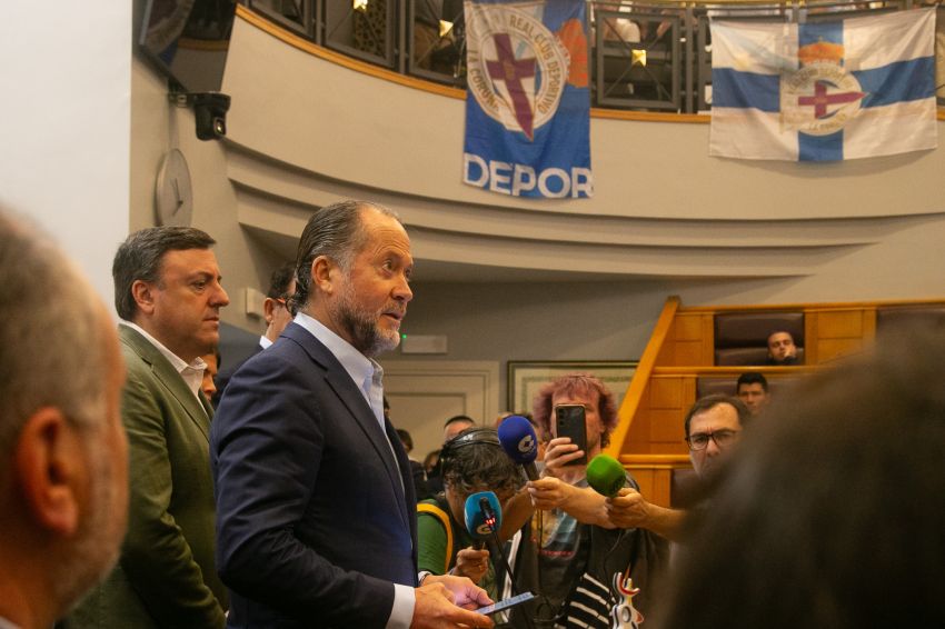 A Deputación recibe ao RC Deportivo tras o ascenso á 1ª división