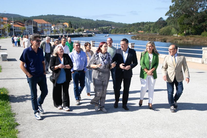 A Deputación da Coruña culmina a renovación integral da travesía de Ponte do Porto, entre Camariñas e Vimianzo