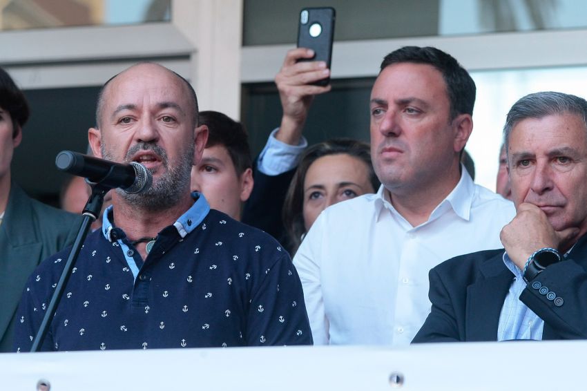 Formoso apoia en Ribeira a manifestación contra o veto europeo á pesca de fondo e reclama “a unión de todas as administracións” neste asunto