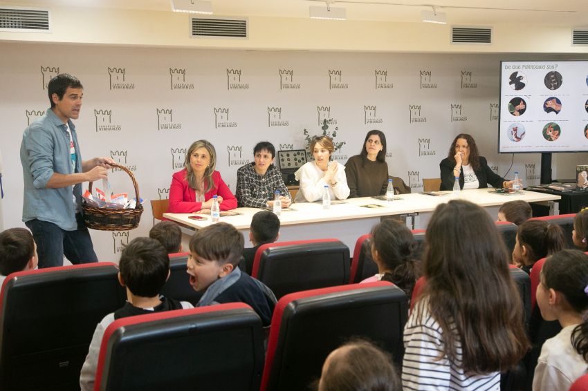 Vimianzo presenta un conto infantil para combater a soidade non desexada desde a infancia