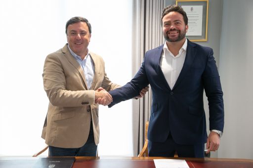 A Deputación financia con 250.000 euros o novo céspede artificial do campo de fútbol de Cerceda