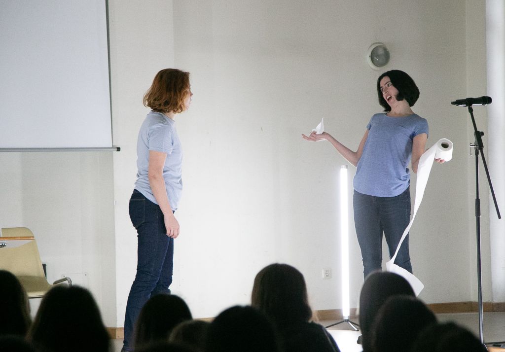 O instituto de Oroso acolleu a representación da obra teatral “Papel 2.0” contra o acoso escolar