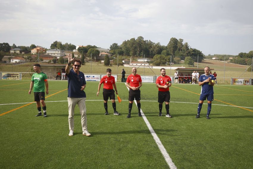 O campo de fútbol de Santiso estrea céspede artificial de última xeración grazas ao apoio da Deputación da Coruña