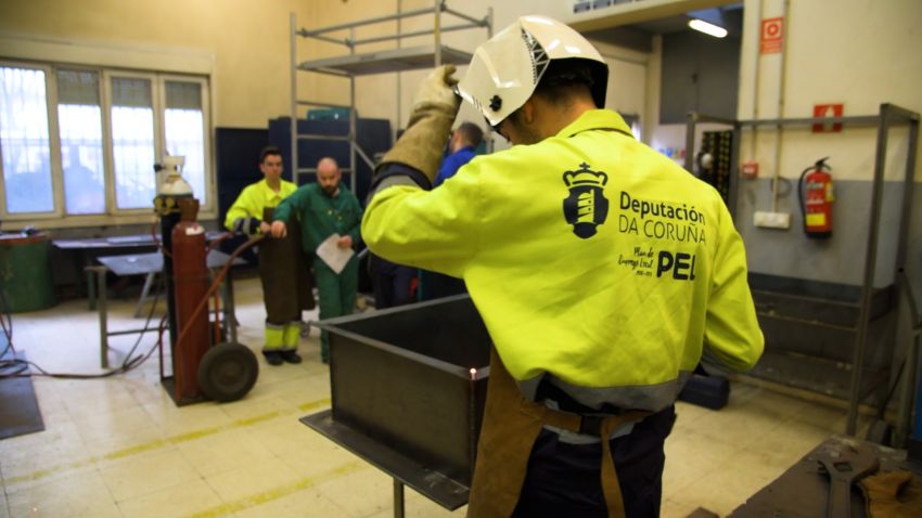 Máis de 6.000 pemes, microempresas e persoas autónomas solicitan as axudas PEL da Deputación da Coruña
