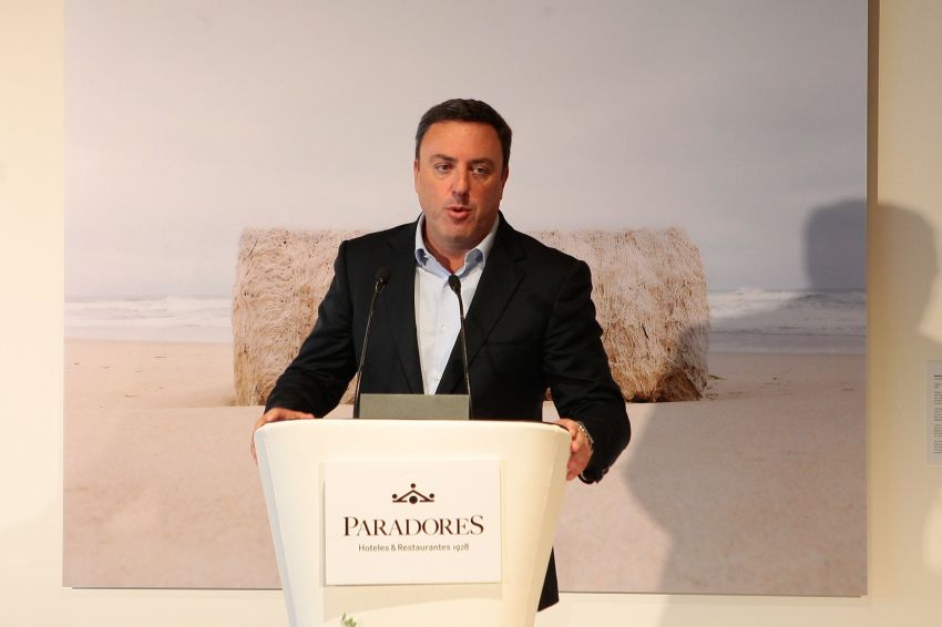 Formoso sinala o Parador da Costa da Morte como “un dos elementos de cohesión desta comarca ante unha catástrofe como a do Prestige”