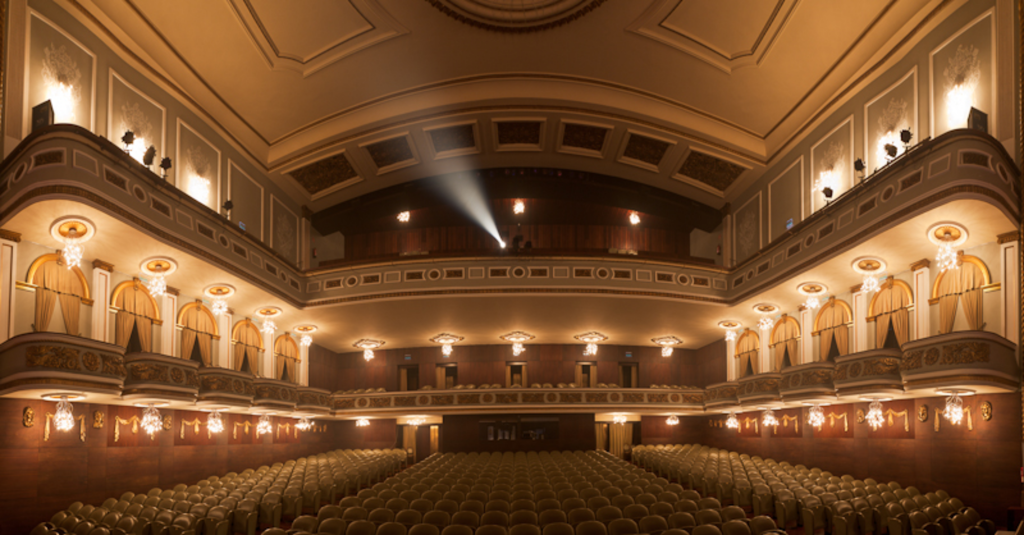 A Deputación e o IMCE renovarán a súa colaboración para xestionar o Teatro Colón en 2022