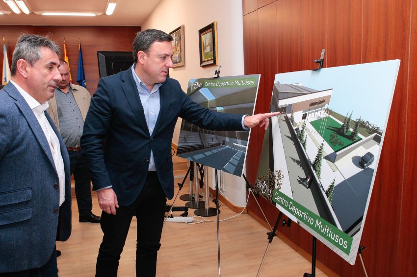 Formoso anuncia 900.000 € para a humanización da avenida da Grabanxa e para o novo Centro Deportivo de Oroso