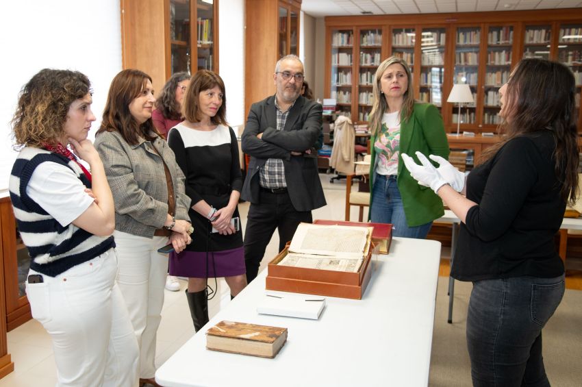 A Deputación celebra o Día do Libro cunha visita institucional á Biblioteca Provincial