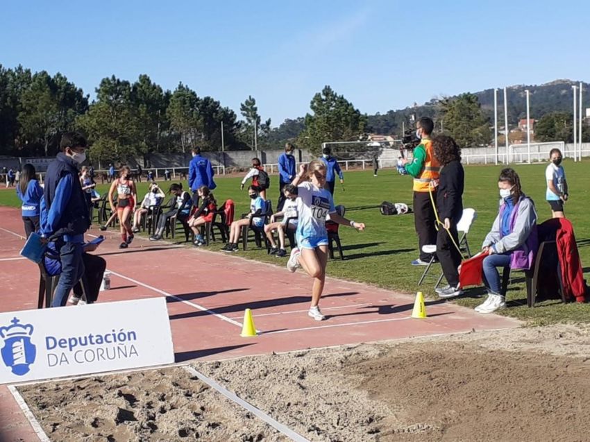 Máis de 400 nenas e nenos participan este sábado en Oleiros nas probas de atletismo en pista “Deputación da Coruña”