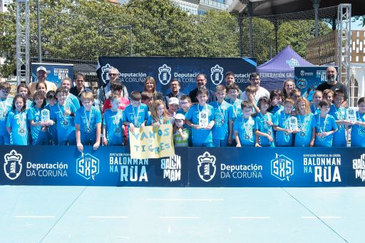 Éxito da Copa Deputación de Balonmán na Rúa en Ferrol