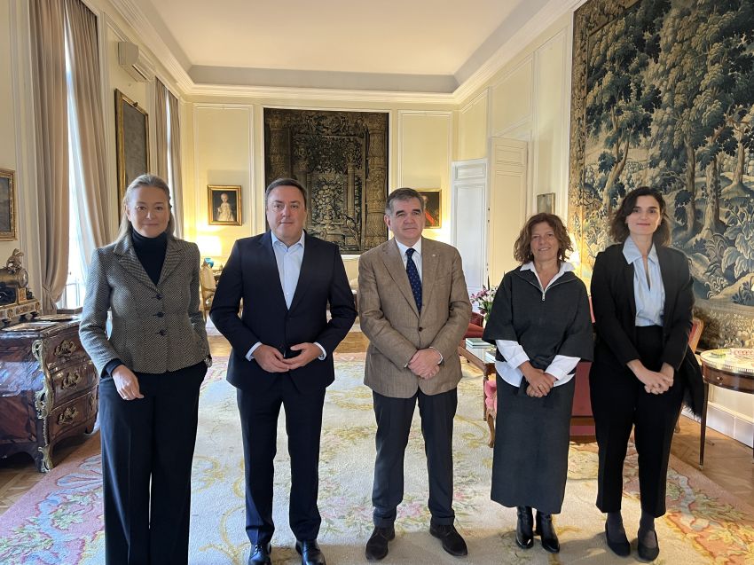 Formoso compromete reforzar o apoio da Deputación da Coruña ao Instituto Santiago Apóstol de Bos Aires para manter viva a lingua e a cultura galega en Arxentina