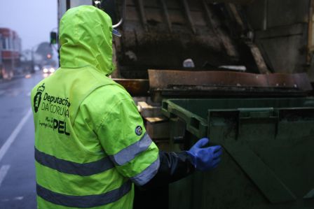 A Deputación colabora co Concello de Laxe na adquisición dun novo camión do lixo