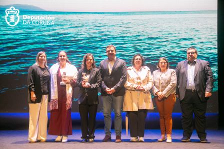 A Deputación da Coruña leva aos concellos da provincia a exposición “Do mar e da terra”, que resalta a importancia do sector mariñeiro e agrogandeiro como fonte de riqueza e saída de futuro entre a mocidade